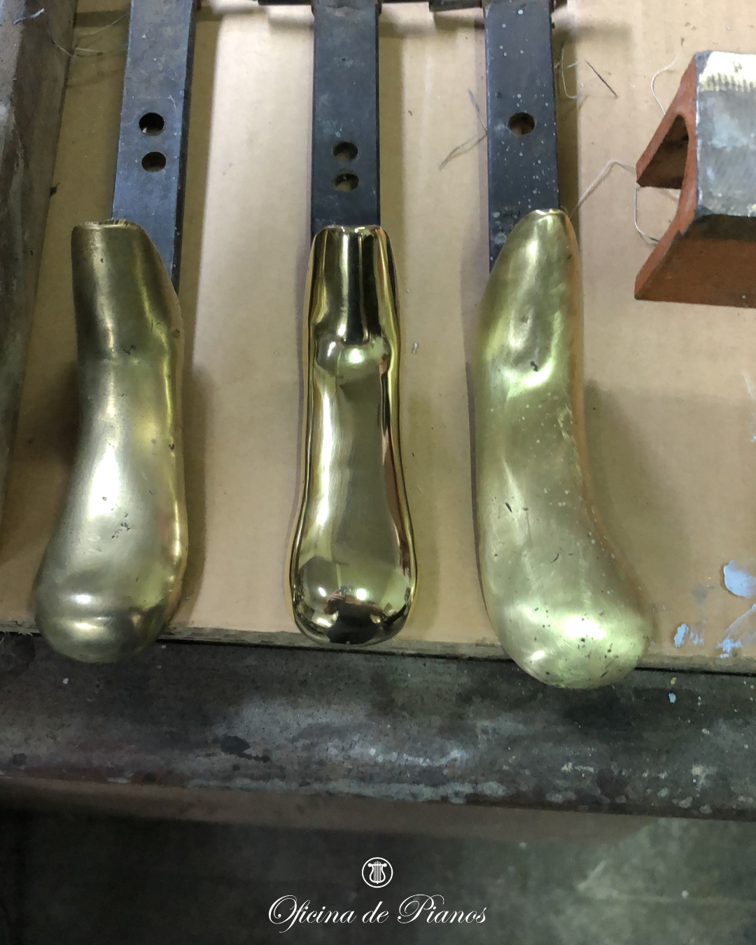 Restauração, Afinação, Transporte Manutenção, Compra e Venda.