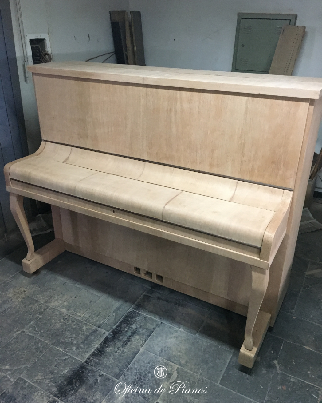 Restauração, Afinação, Transporte Manutenção, Compra e Venda.